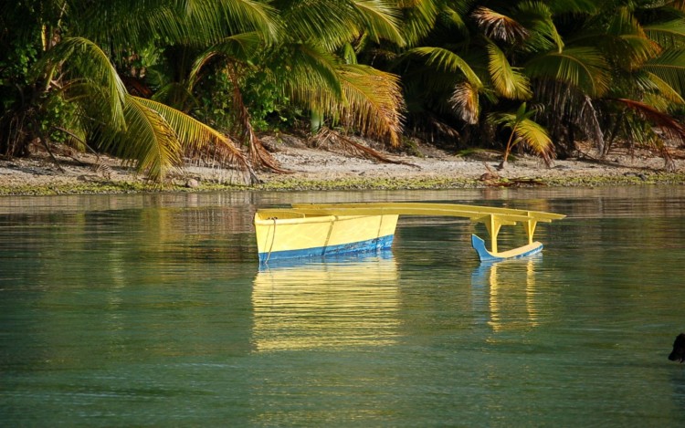 Fonds d'cran Nature Mers - Ocans - Plages Pirogue Polynesienne