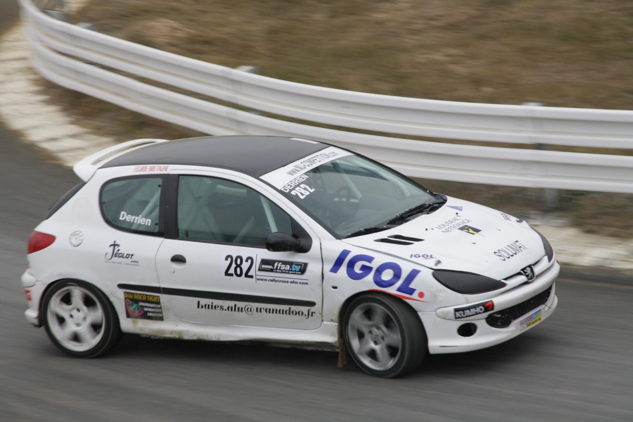 Fonds d'cran Voitures Peugeot chp de France 2009