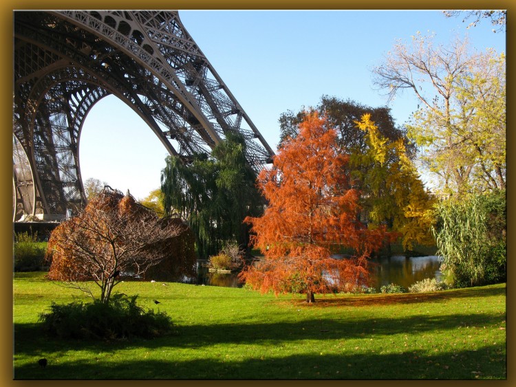 Fonds d'cran Constructions et architecture Statues - Monuments Balade autour de la tour Eiffel