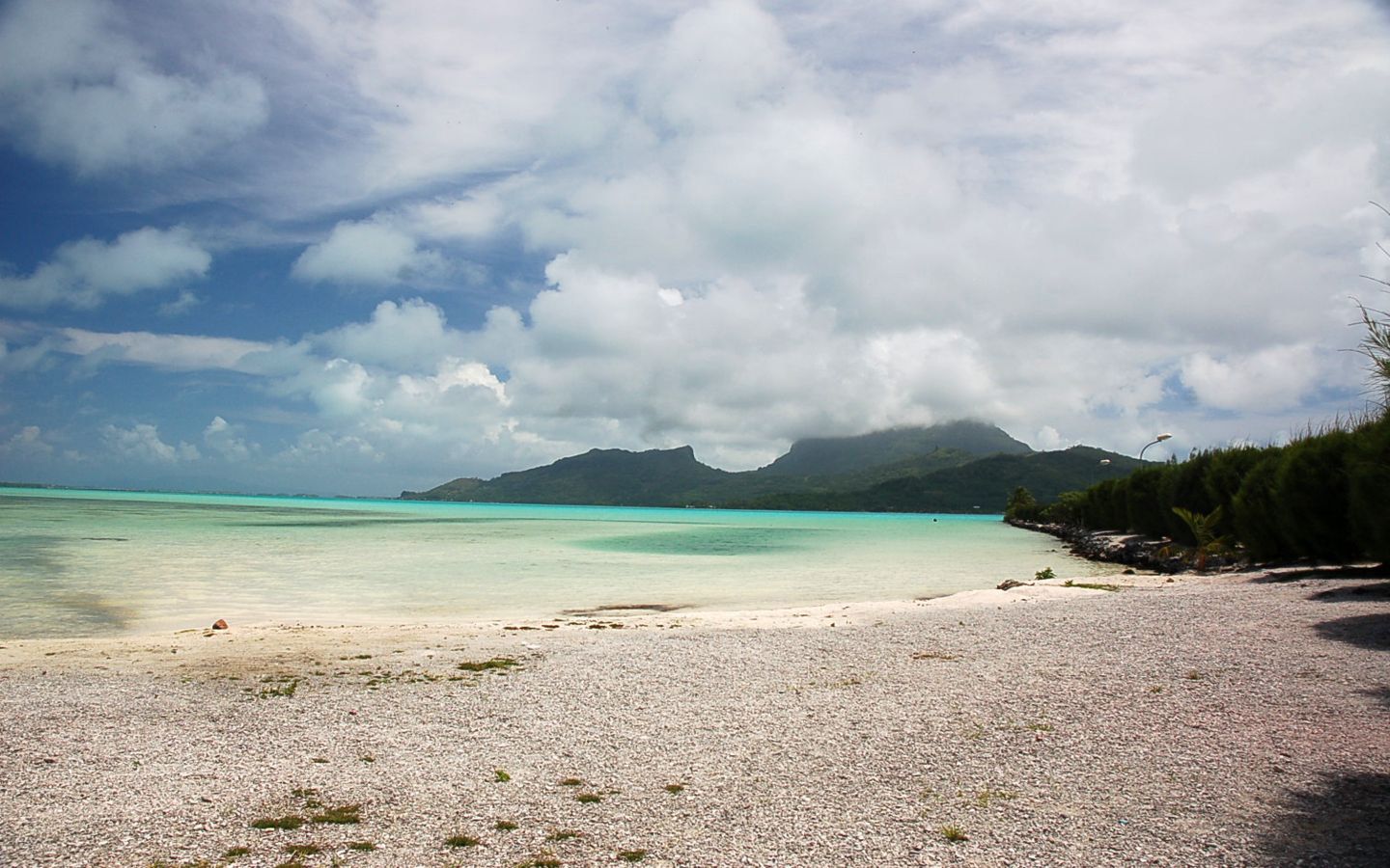 Fonds d'cran Nature Iles Paradisiaques Plage dserte