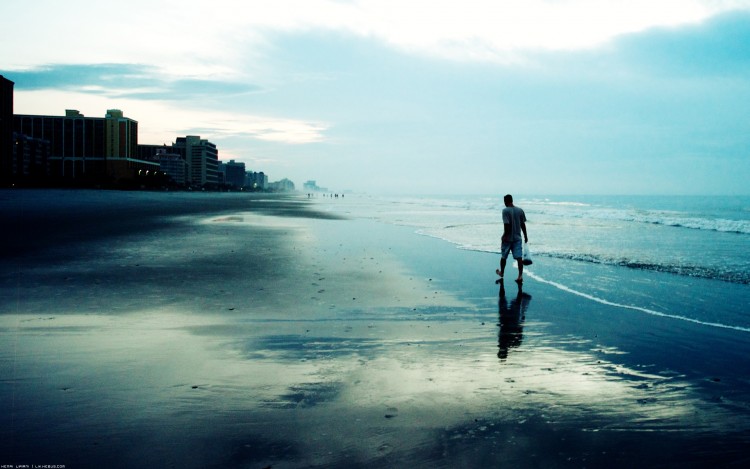 Fonds d'cran Nature Mers - Ocans - Plages La plage, l'ocan et l'homme ...