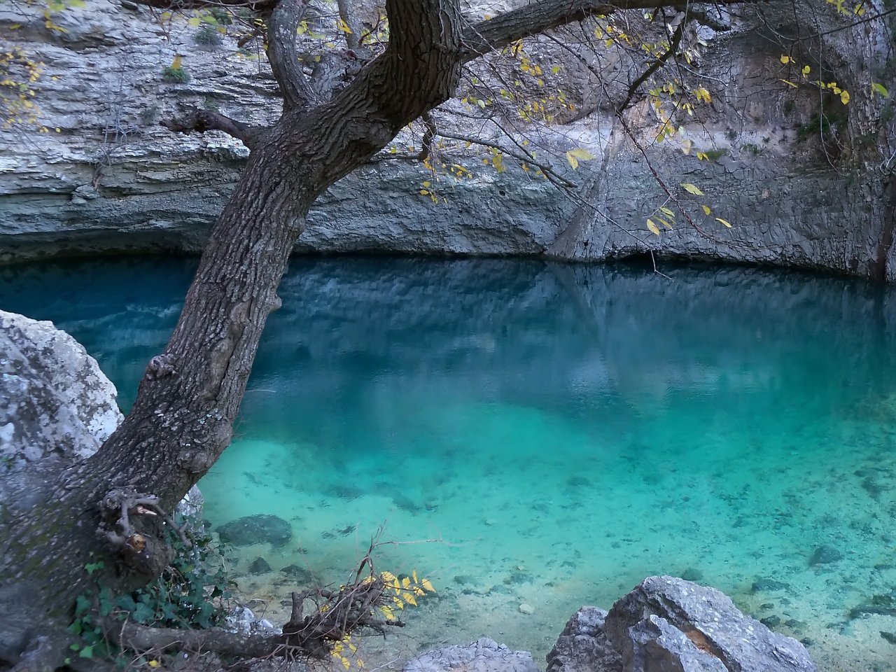 Wallpapers Trips : Europ France > Provence-Alpes-Cte d'Azur Fontaine de Vaucluse (84)