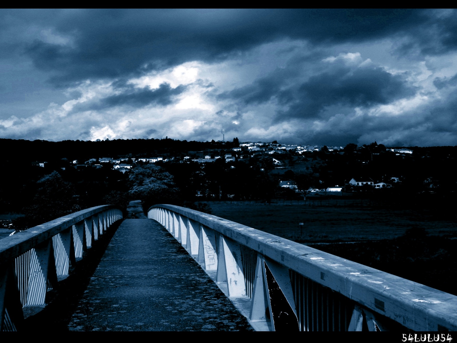 Fonds d'cran Constructions et architecture Ponts - Aqueducs paysage nature pont bleu noir blanc photo photographie sombre