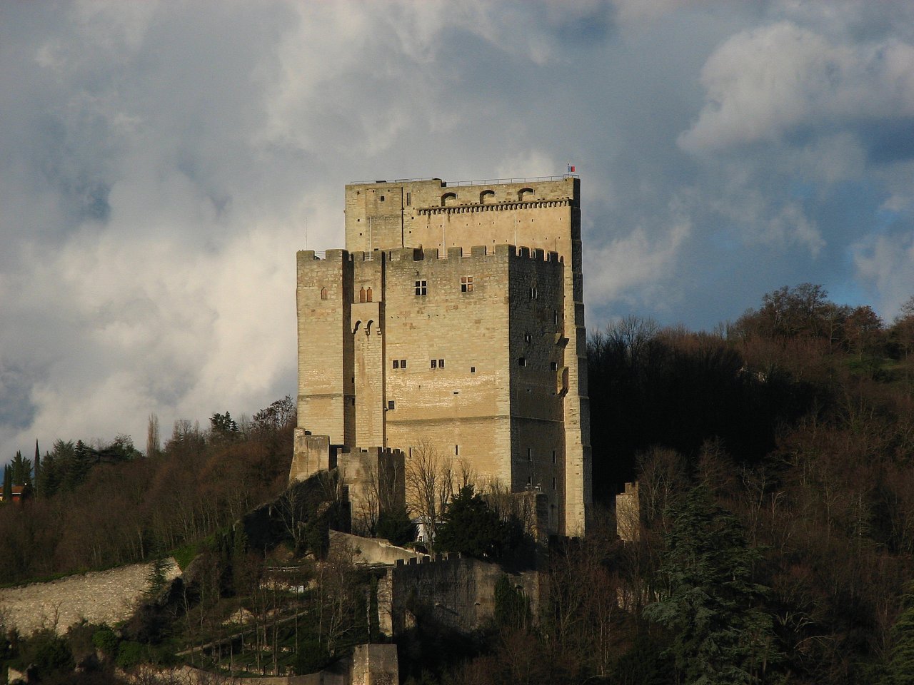 Wallpapers Constructions and architecture Castles - Palace Tour de Crest  Drome Provençale 