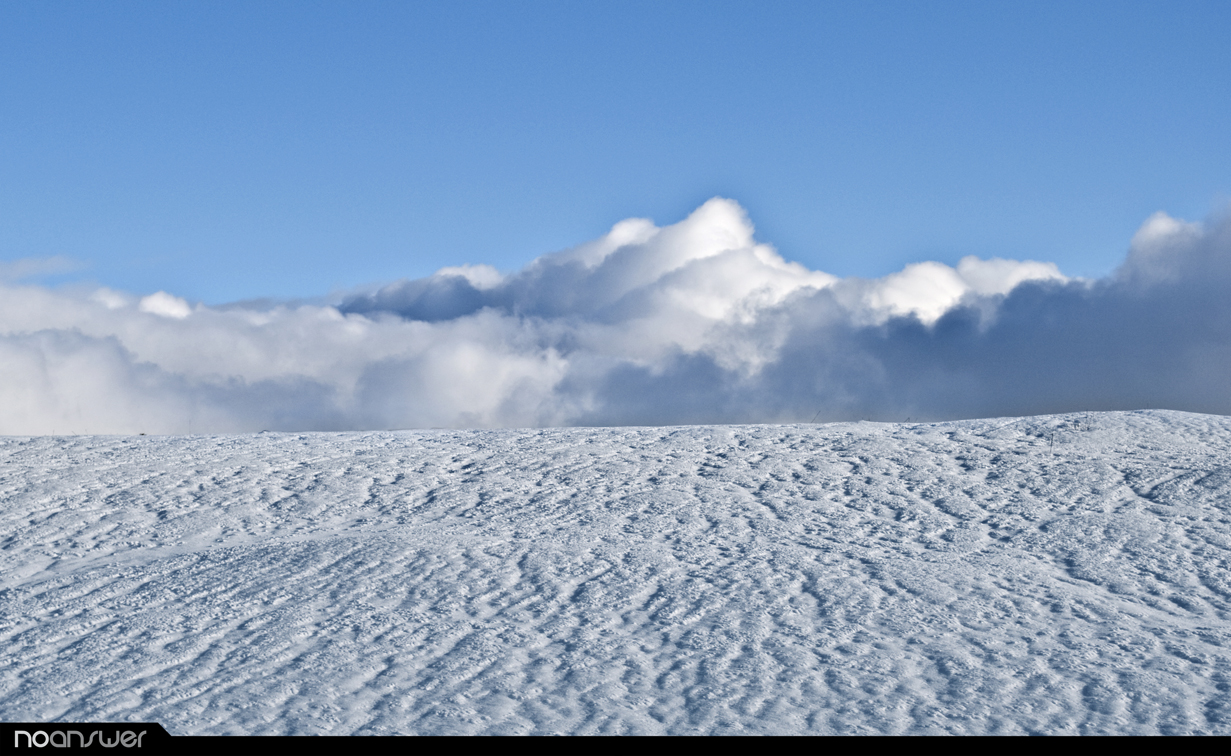 Wallpapers Nature Mountains Valle de Joux - Neige et nuages