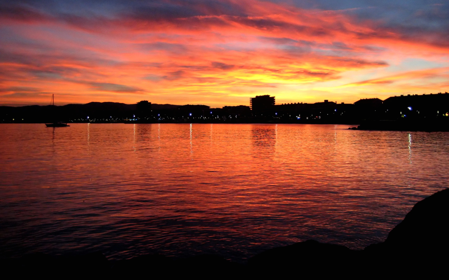 Fonds d'cran Nature Couchers et levers de Soleil COUCHER DE SOLEIL SUR FREJUS PLAGE