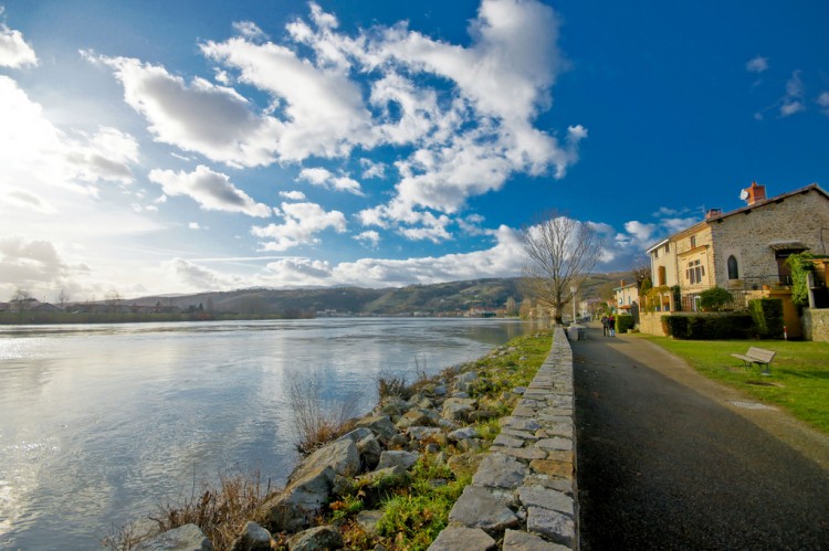 Fonds d'cran Nature Ciel - Nuages Rive droite du Rhne  Condrieu