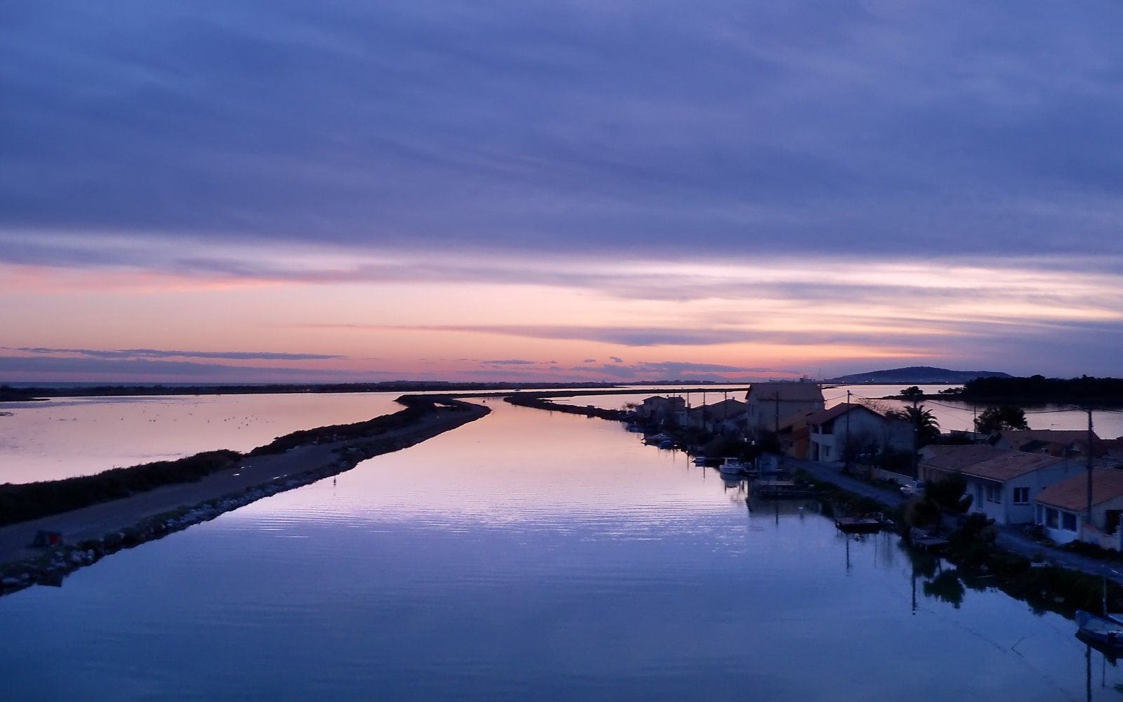 Wallpapers Trips : Europ France > Languedoc-Roussillon Canal du Rhne  Ste (34)