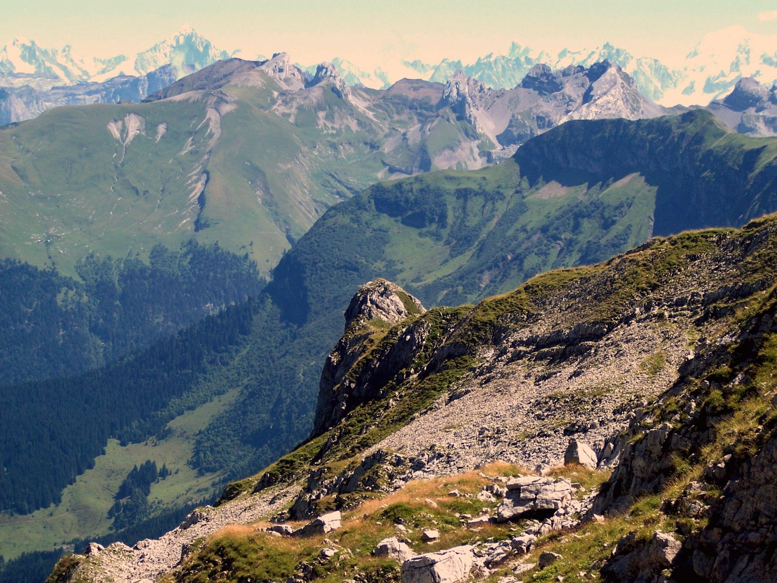 Wallpapers Nature Mountains Vue 1 depuis le Lac de Peyre (74)