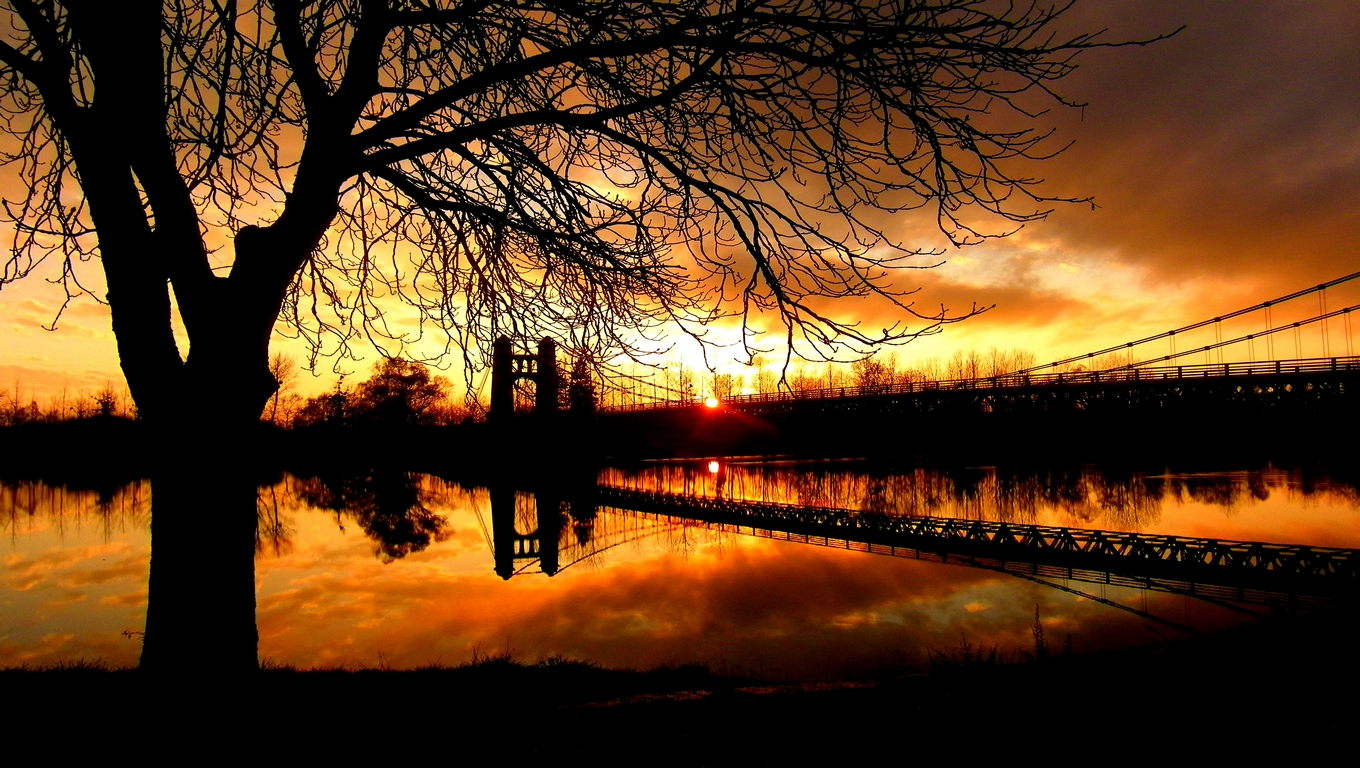 Fonds d'cran Nature Couchers et levers de Soleil Coucher de soleil sur le Rhone