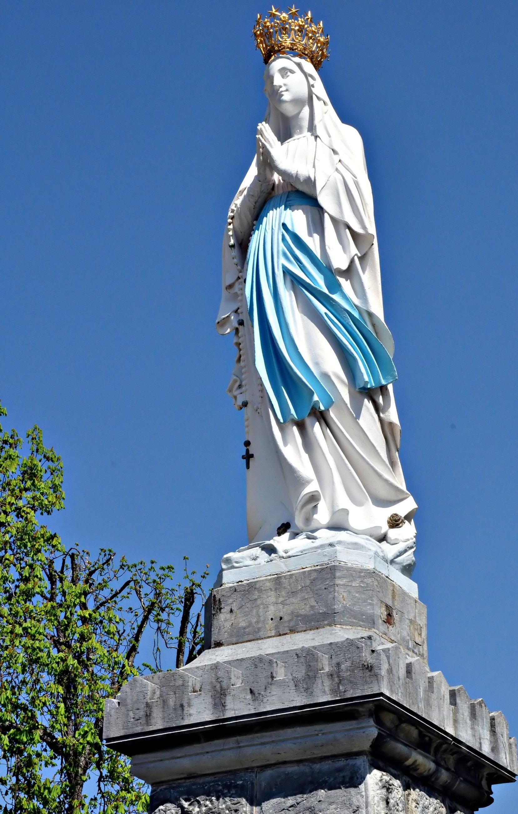 Wallpapers Objects Statues - Sculptures \LOURDES AVRIL 2010 