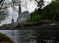 Wallpapers Constructions and architecture Basilique de Notre Dame du Rosaire au bord du Gave  Lourdes