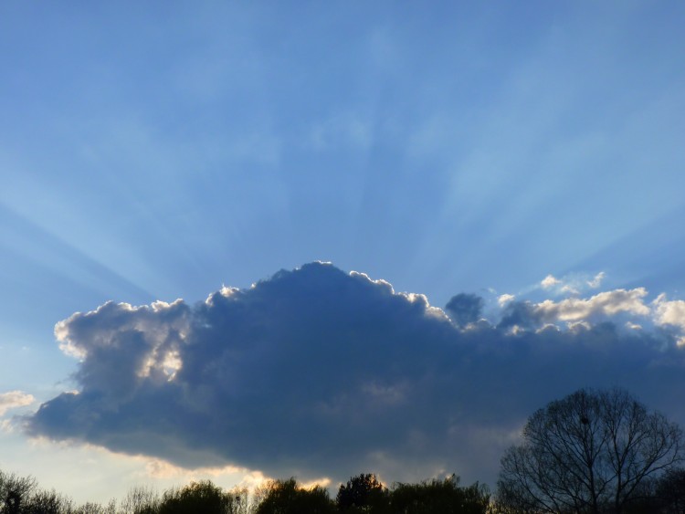 Fonds d'cran Nature Ciel - Nuages Petit soleil cacher 