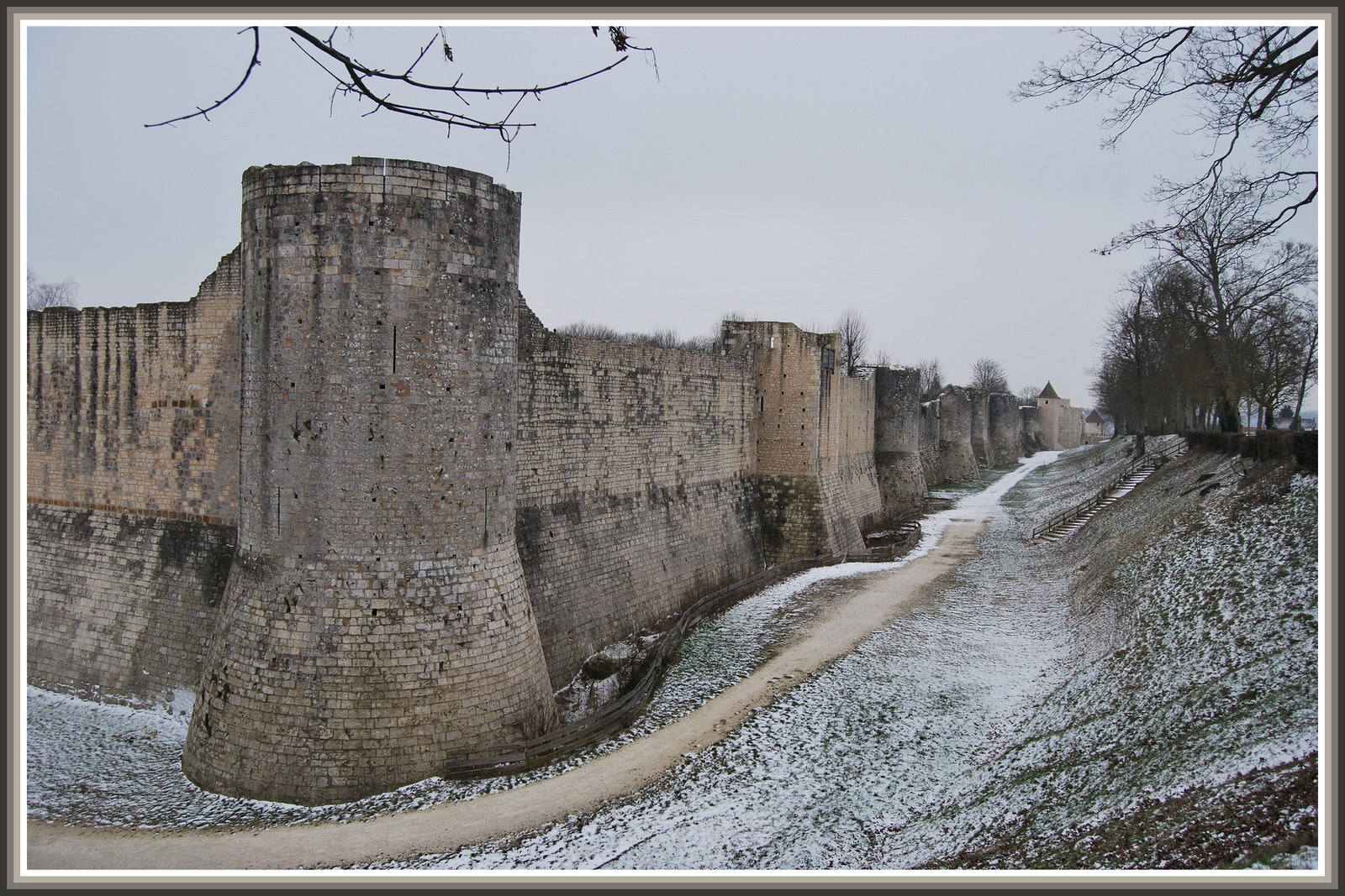 Fonds d'cran Constructions et architecture Ruines - Vestiges Provins (77) Les remparts