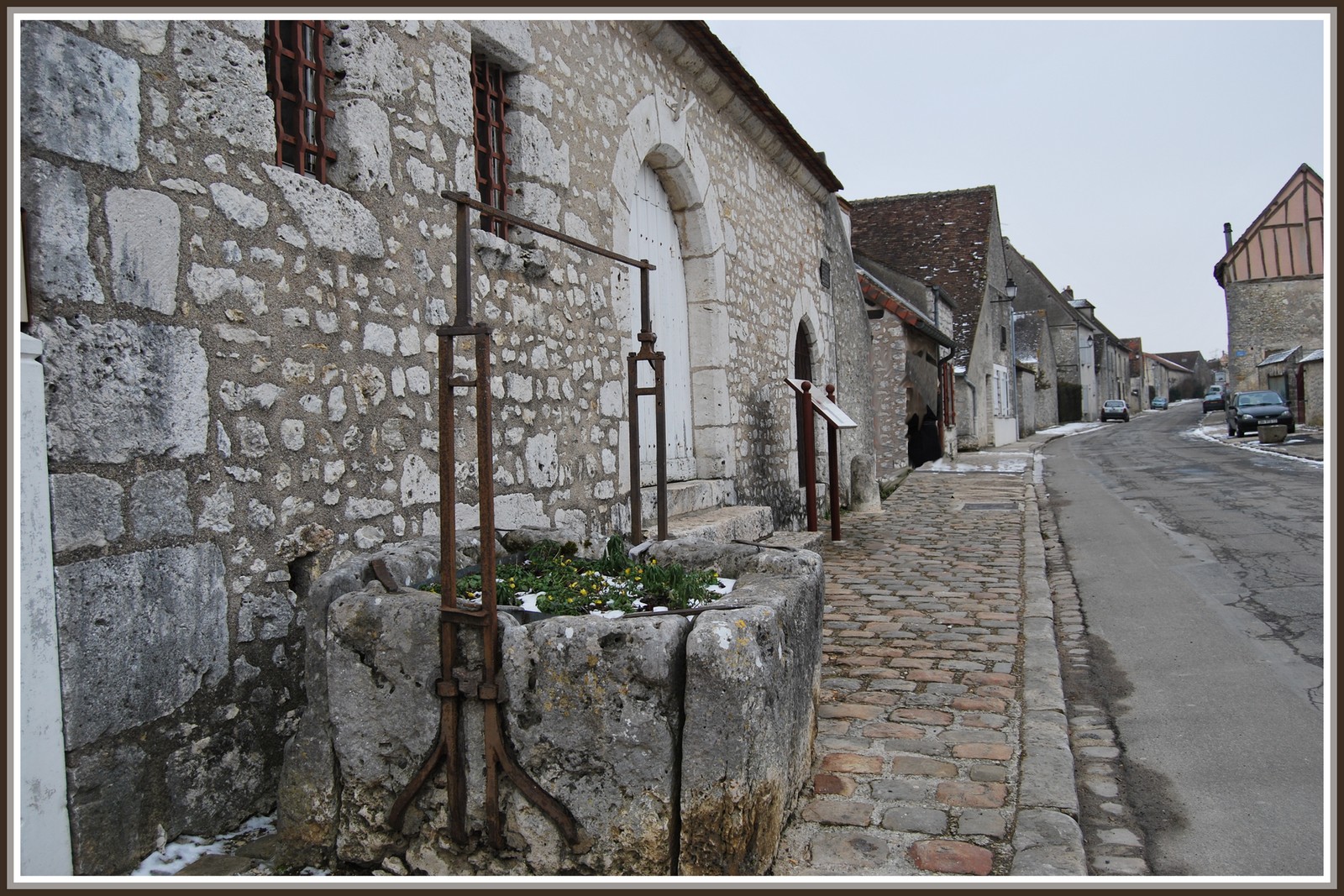 Wallpapers Trips : Europ France > Ile-de-France Rue de Provins (77) et vieux puits