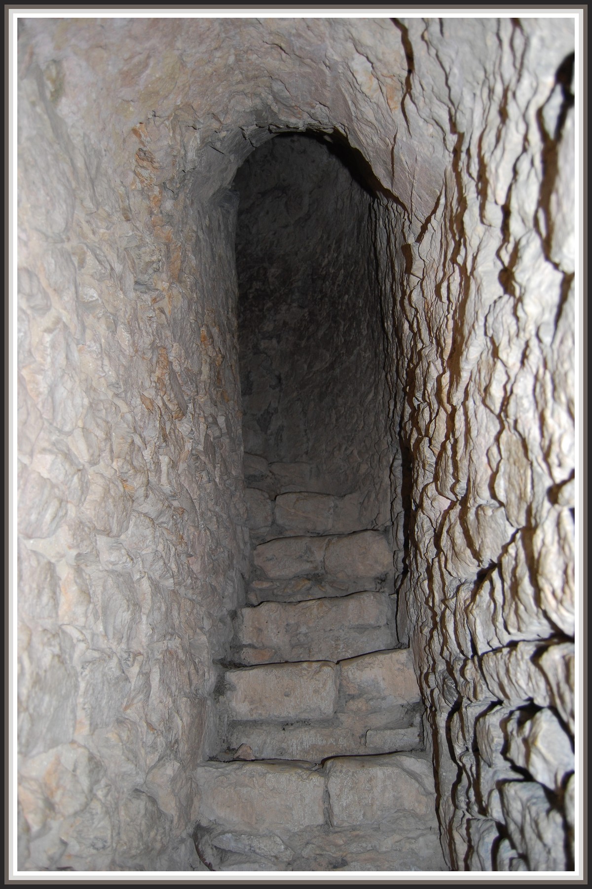 Fonds d'cran Constructions et architecture Escaliers Provins (77) Escalier dans la Tour Csar