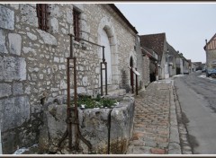 Wallpapers Trips : Europ Rue de Provins (77) et vieux puits