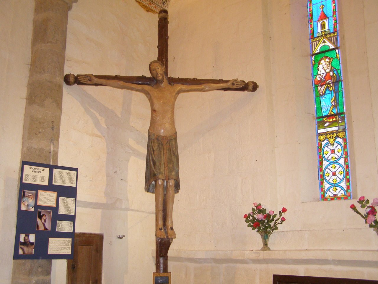 Fonds d'cran Voyages : Europe France > Auvergne CHRIST  EN  BOIS  EXOTIQUE  ( VEBRET 15 )  X I I  me sicle )