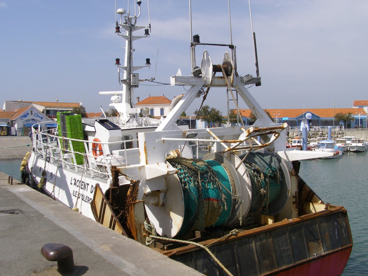 Fonds d'cran Voyages : Europe France > Poitou Charente PORT  DE  LA  COTINIERE   ( ILE  d ' OLERON )