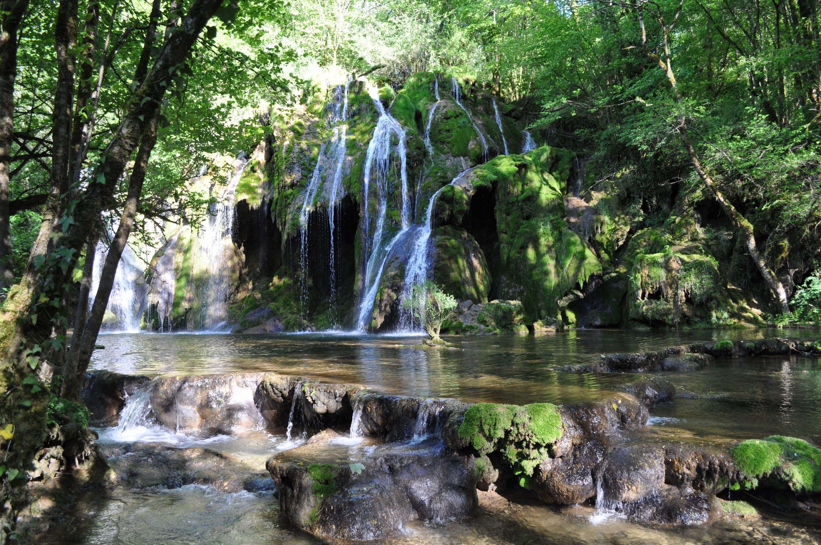 Fonds d'cran Nature Cascades - Chutes cascade des tufs