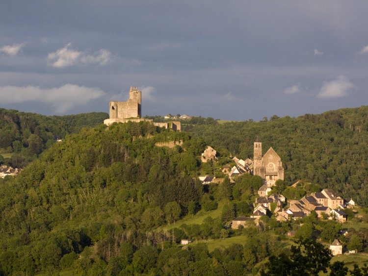 Fonds d'cran Constructions et architecture Chteaux - Palais Najac (aveyron)