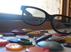 Fonds d'cran Objets Lunettes & Boutons