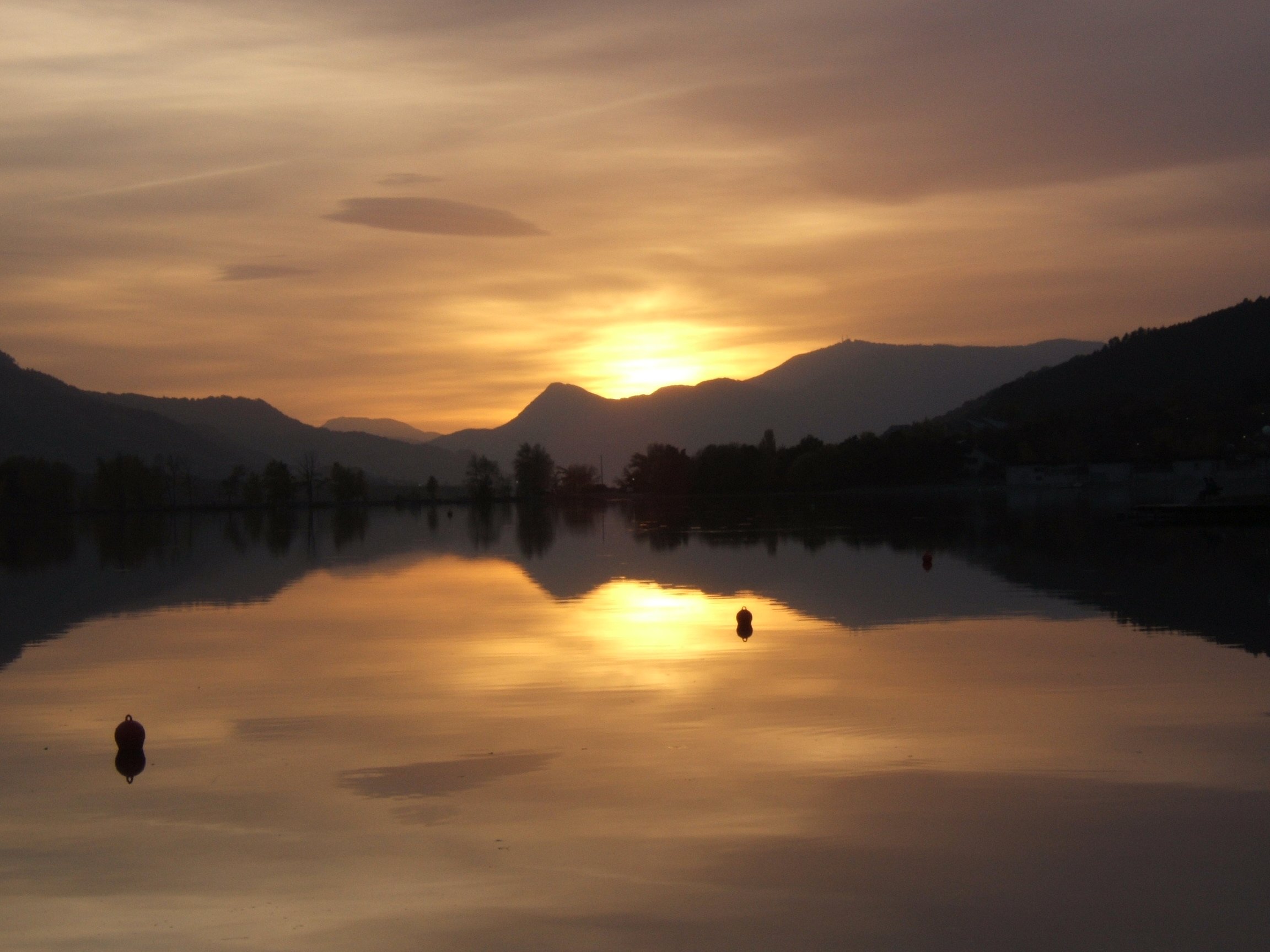 Fonds d'cran Nature Couchers et levers de Soleil Coucher de soleil sur Embrun