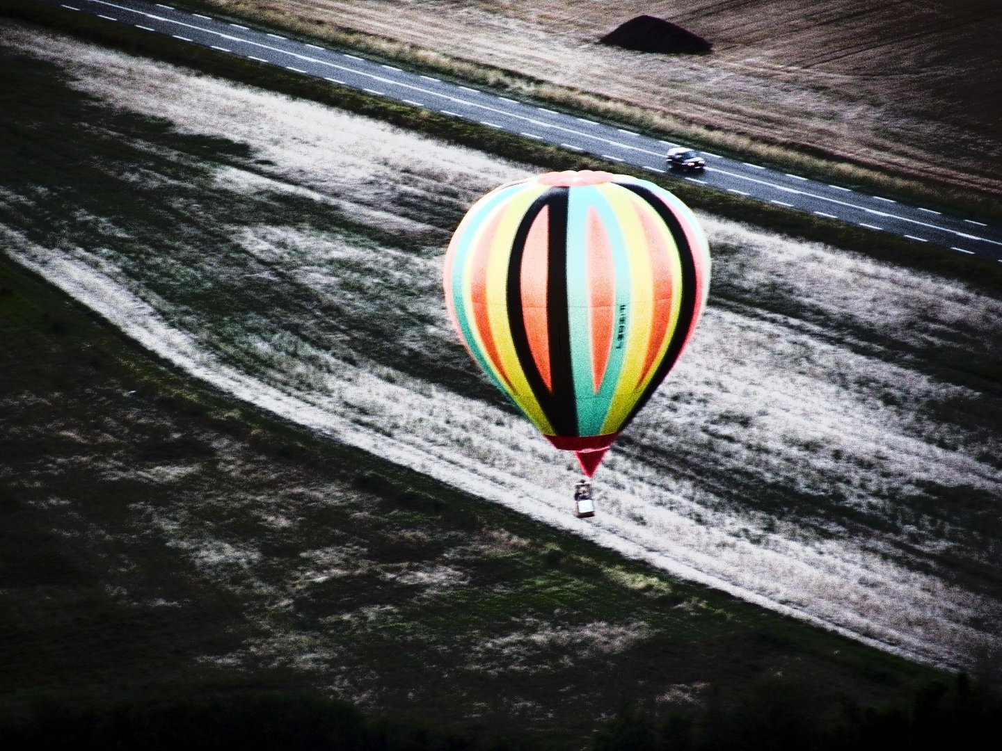 Fonds d'cran Avions Montgolfières - Dirigeables 