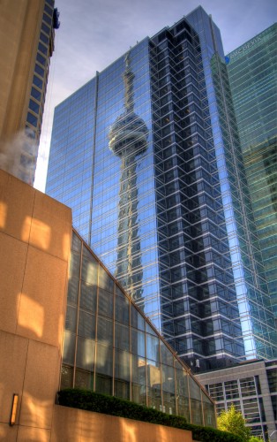 Fonds d'cran Voyages : Amrique du nord Canada CN Tower's Reflection