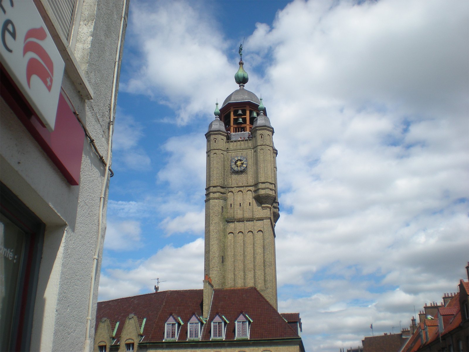 Fonds d'cran Constructions et architecture Statues - Monuments beffroi de bergue