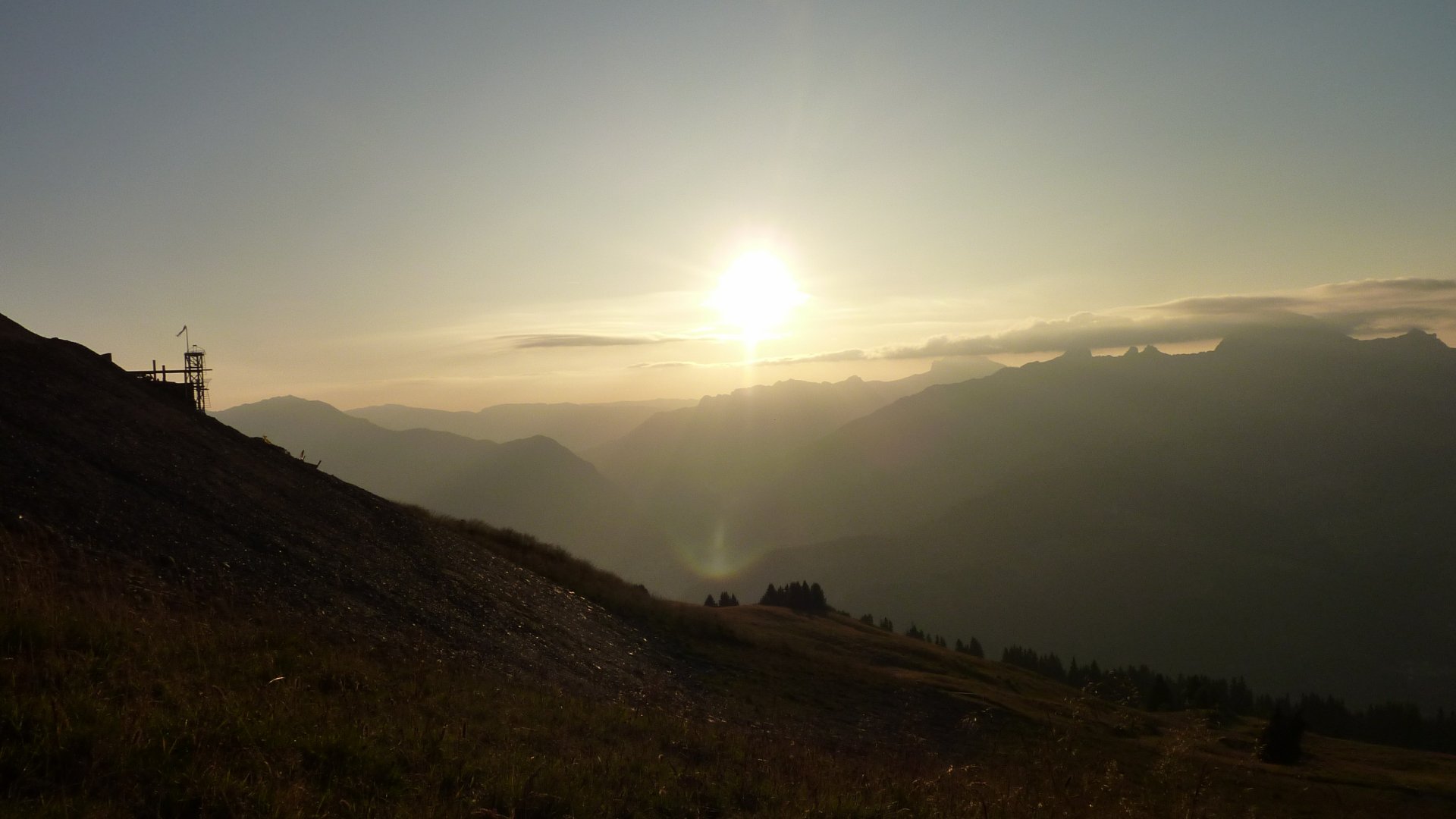 Wallpapers Trips : Europ France > Rhne-Alpes Coucher de soleil au sommet du Signal de Bisanne