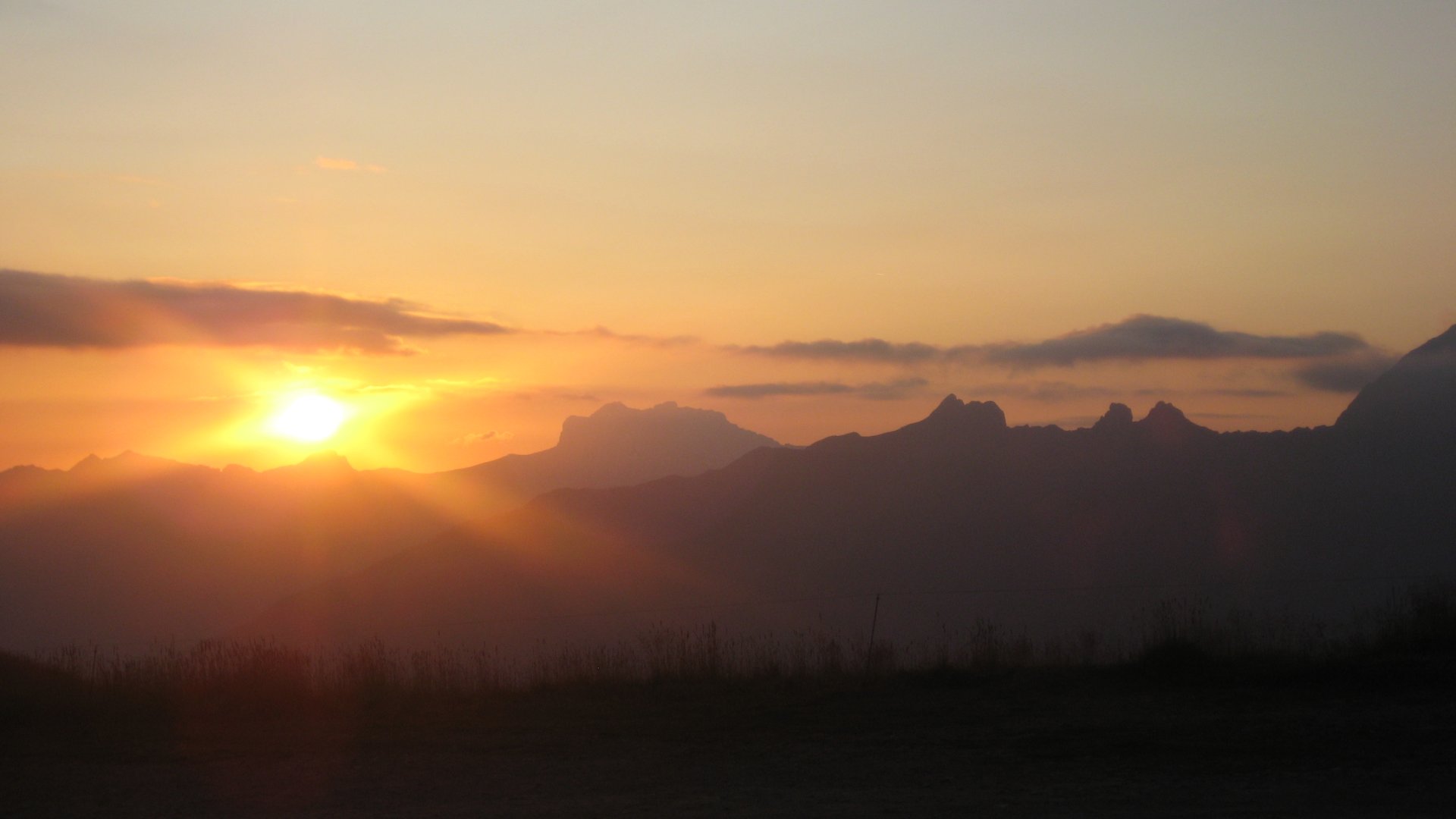 Wallpapers Trips : Europ France > Rhne-Alpes Coucher de soleil au sommet du Signal de Bisanne