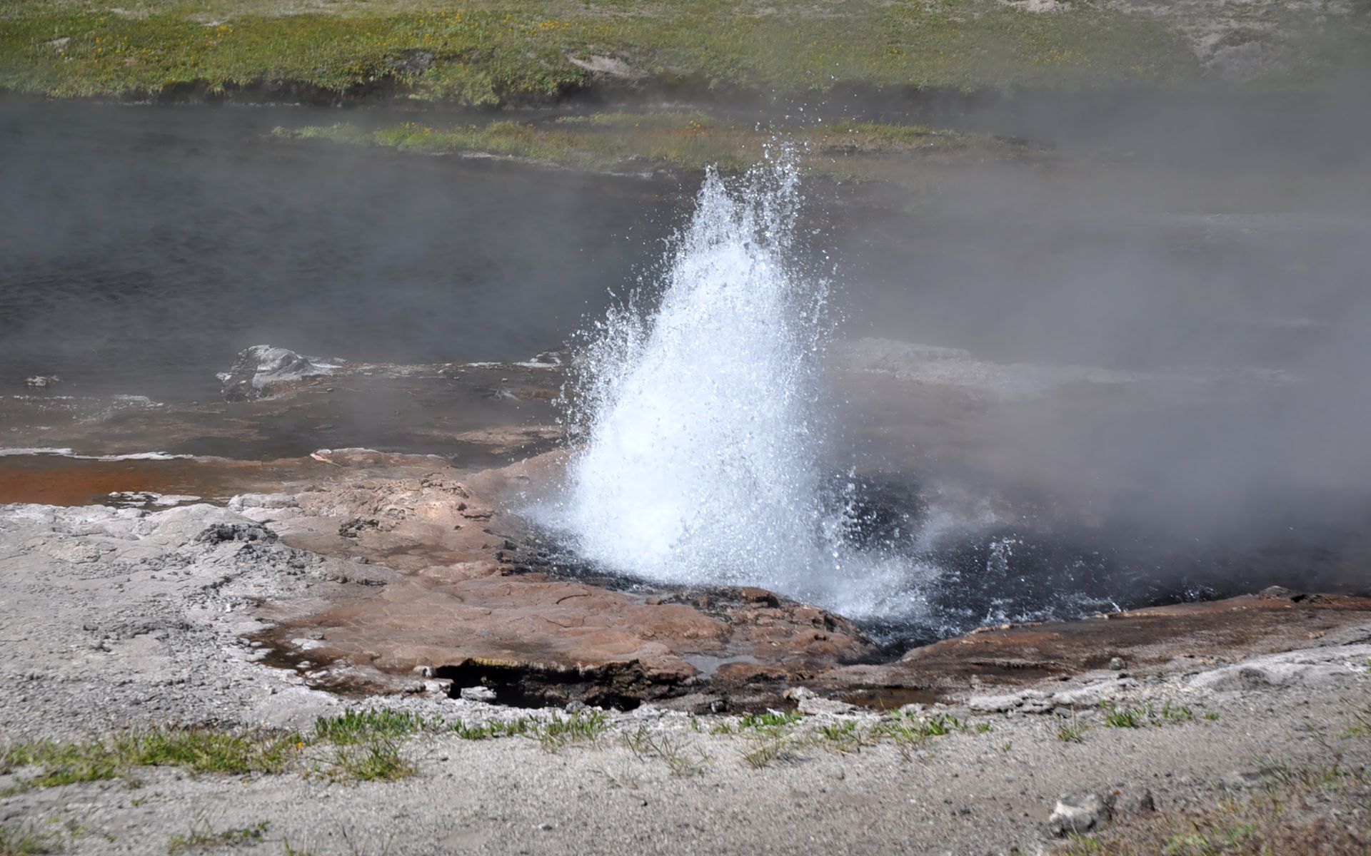 Fonds d'cran Nature Geysers En ébullition