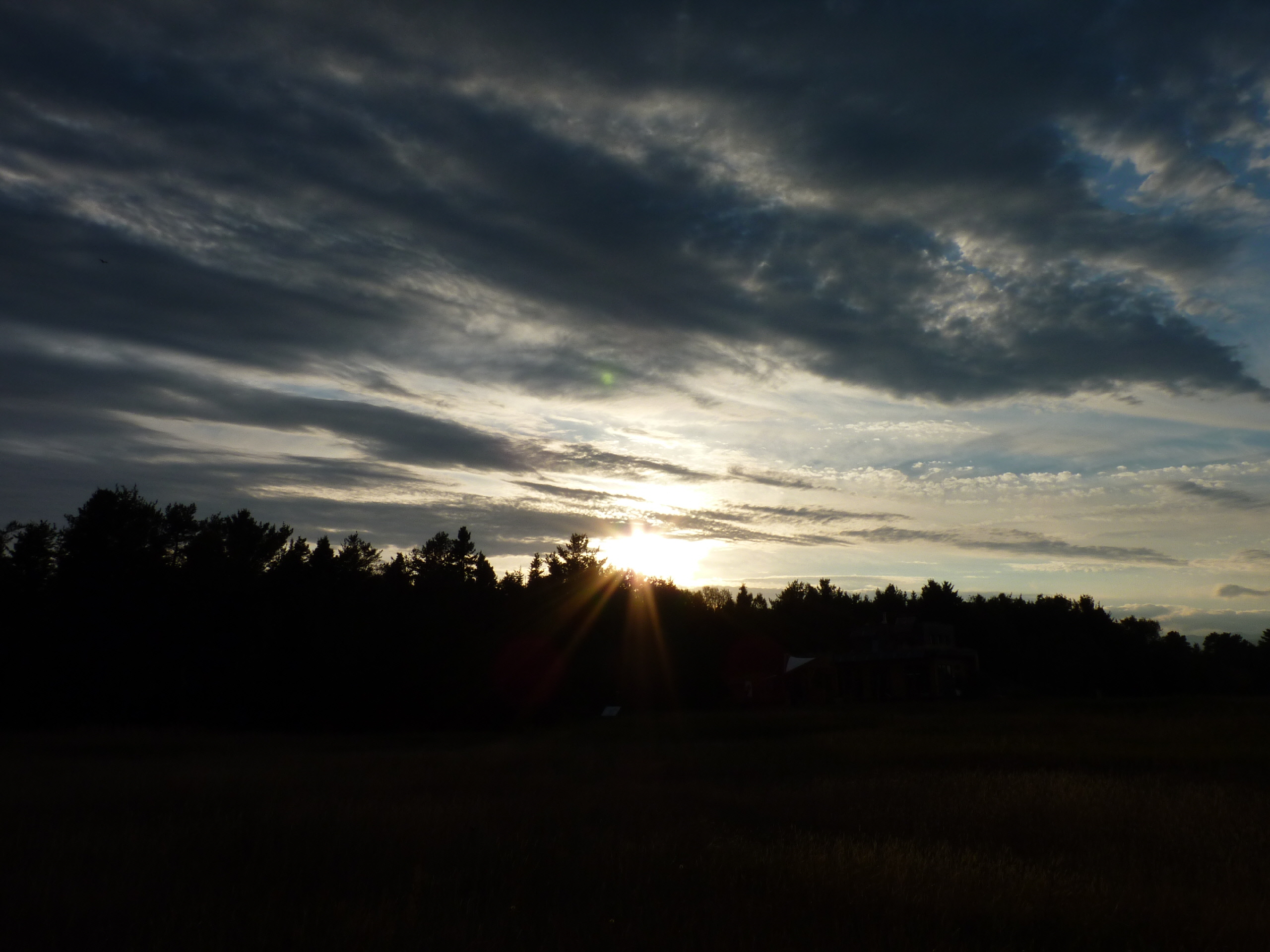 Fonds d'cran Nature Couchers et levers de Soleil Un dernier regard