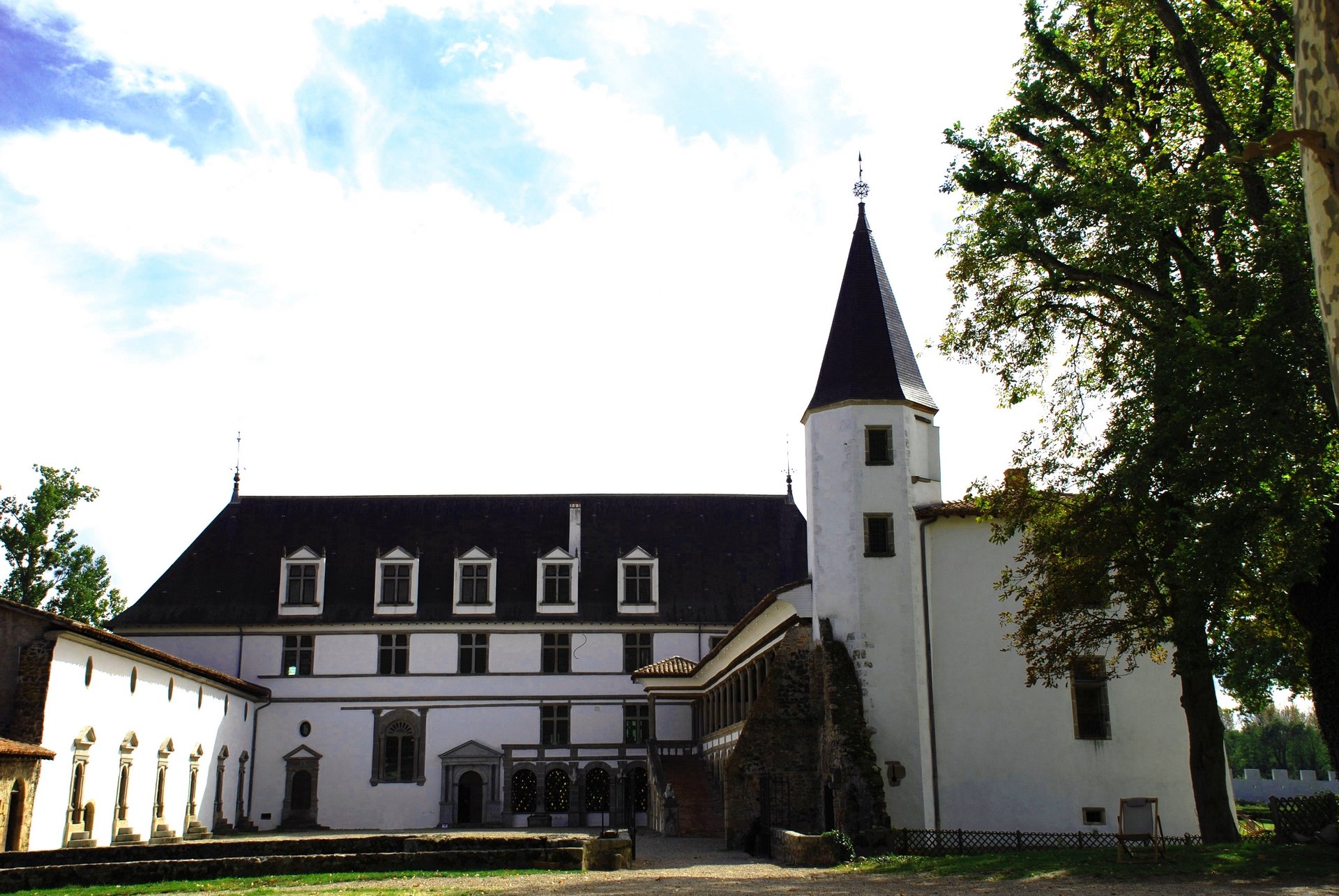 Fonds d'cran Constructions et architecture Chteaux - Palais La Bastie d Urf ; Loire 42