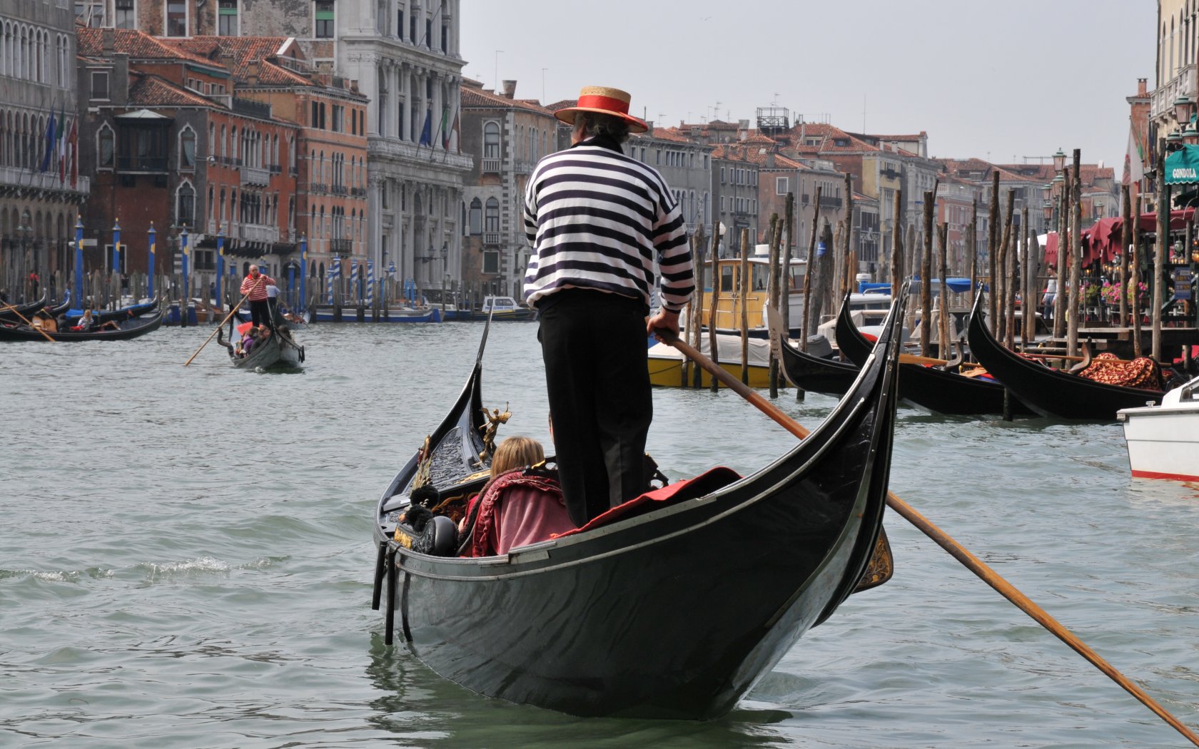 Fonds d'cran Voyages : Europe Italie Gondoles  Venise