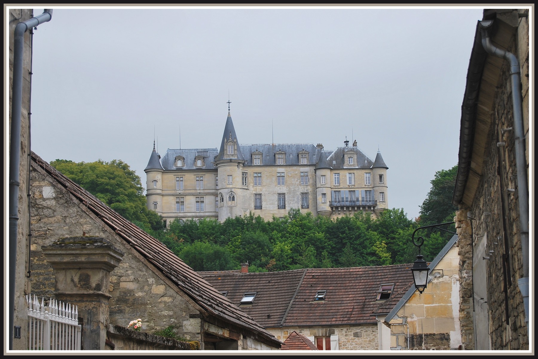 Fonds d'cran Voyages : Europe France > Picardie Cirs les Mello (60)