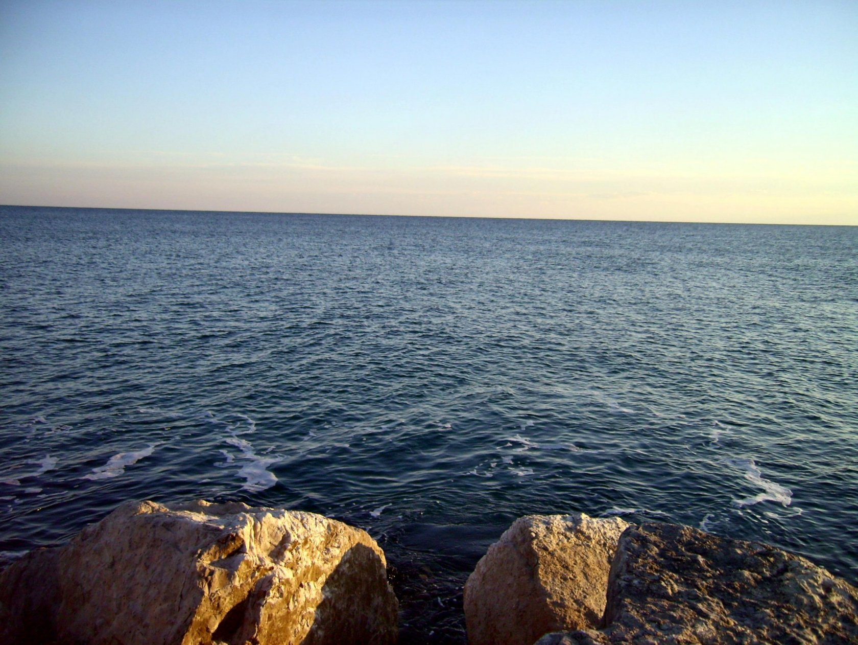 Fonds d'cran Nature Mers - Ocans - Plages L'horizon d'une mer