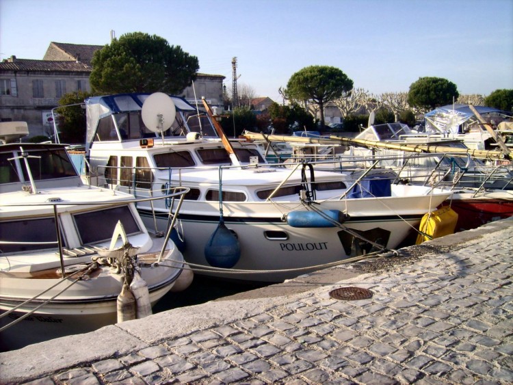 Fonds d'cran Bateaux Bateaux  moteur Port de Beaucaire