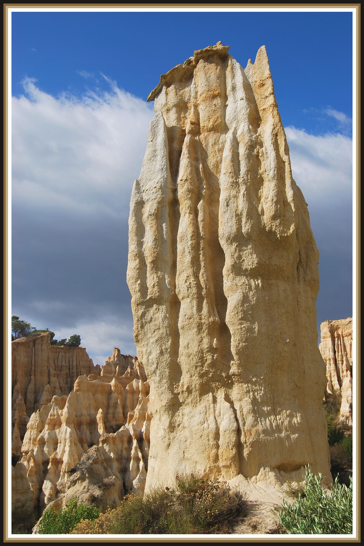 Fonds d'cran Nature Roches - Pierres - Sables Les Orgues - Ille sur Tt (66)