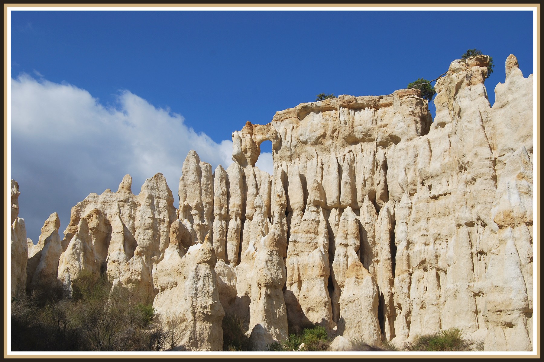 Fonds d'cran Nature Roches - Pierres - Sables Les Orgues - Ille sur Tt (66)