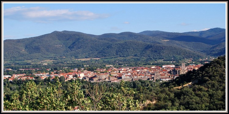 Fonds d'cran Voyages : Europe France > Languedoc-Roussillon Ille sur Tt (66)