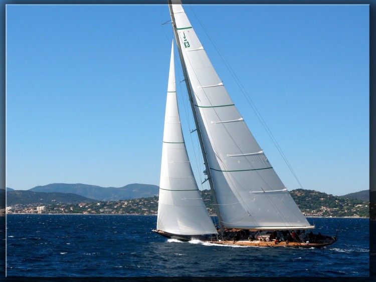 Fonds d'cran Bateaux Voiliers Shamrock : un des trois classe J existant encore .