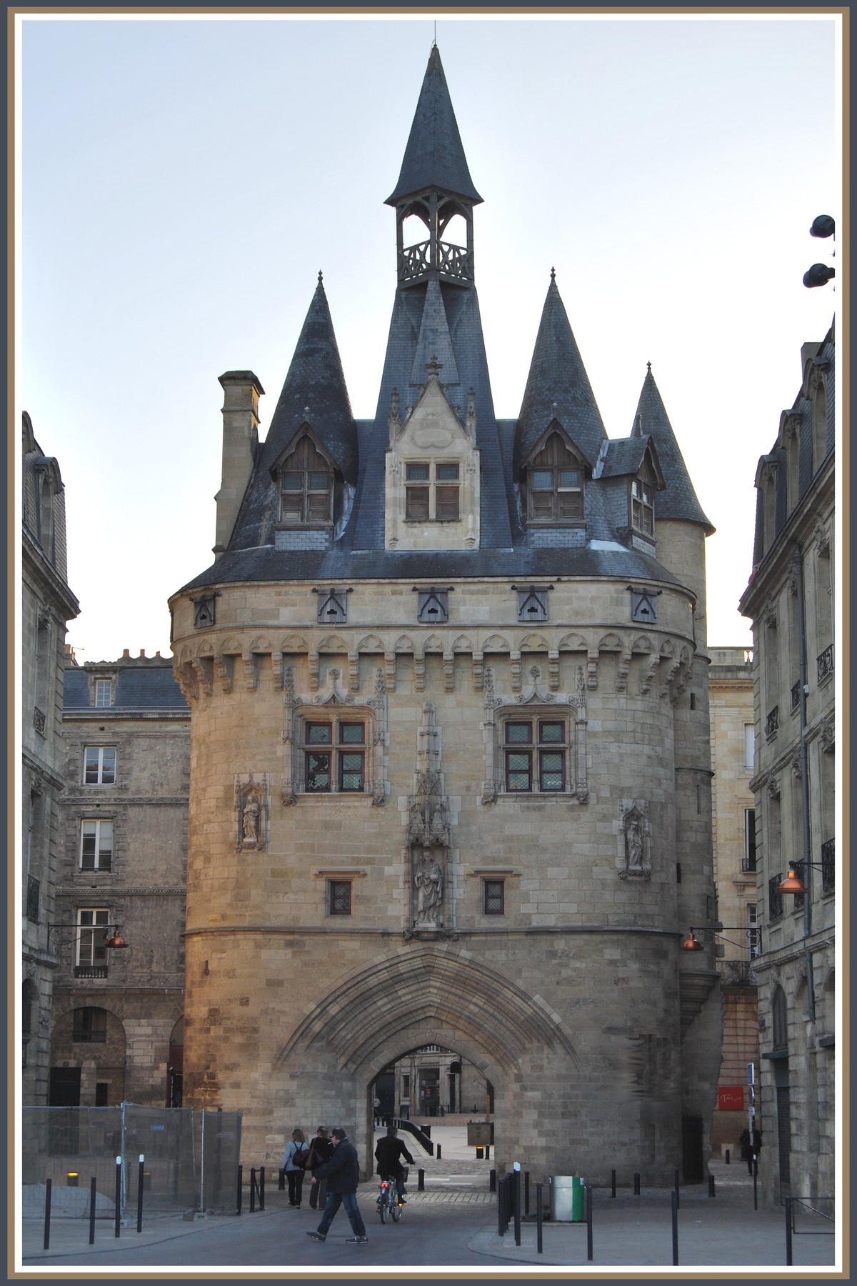 Fonds d'cran Constructions et architecture Statues - Monuments Bordeaux - Porte Cailhau