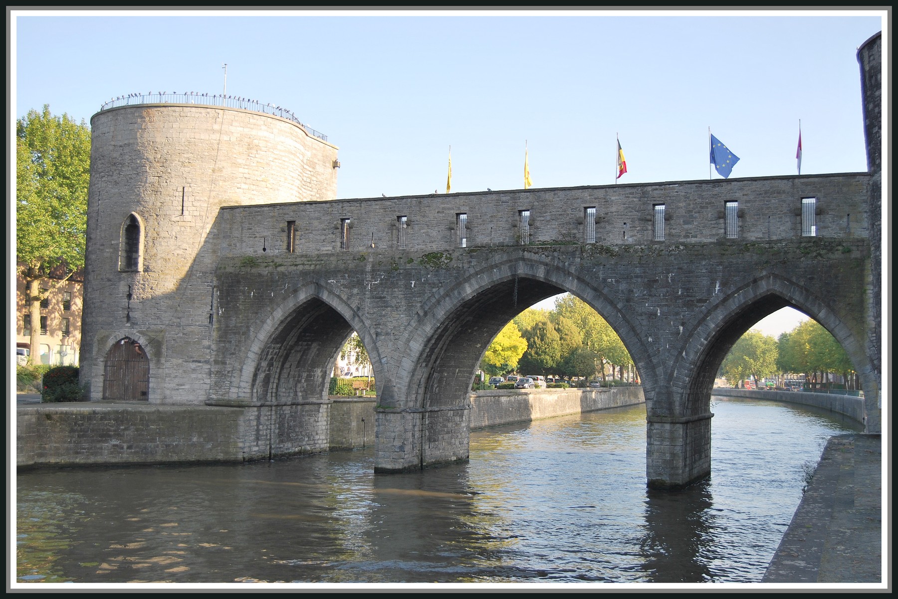 Fonds d'cran Constructions et architecture Ponts - Aqueducs Tournai (Belgique) - Le Pont des Trous