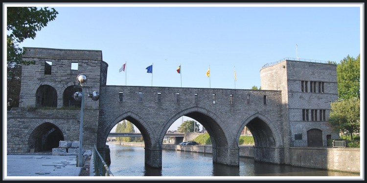 Fonds d'cran Constructions et architecture Ponts - Aqueducs Tournai (Belgique) - Le Pont des Trous