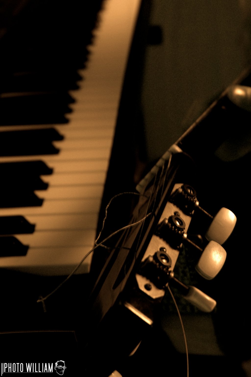 Wallpapers Music Instruments - Piano piano guitare