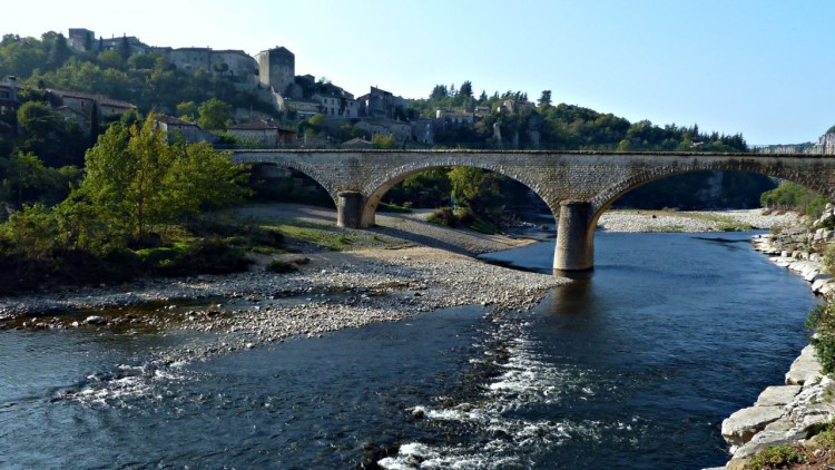 Fonds d'cran Nature Fleuves - Rivires - Torrents L'Ardche et le Pont de Blazuc