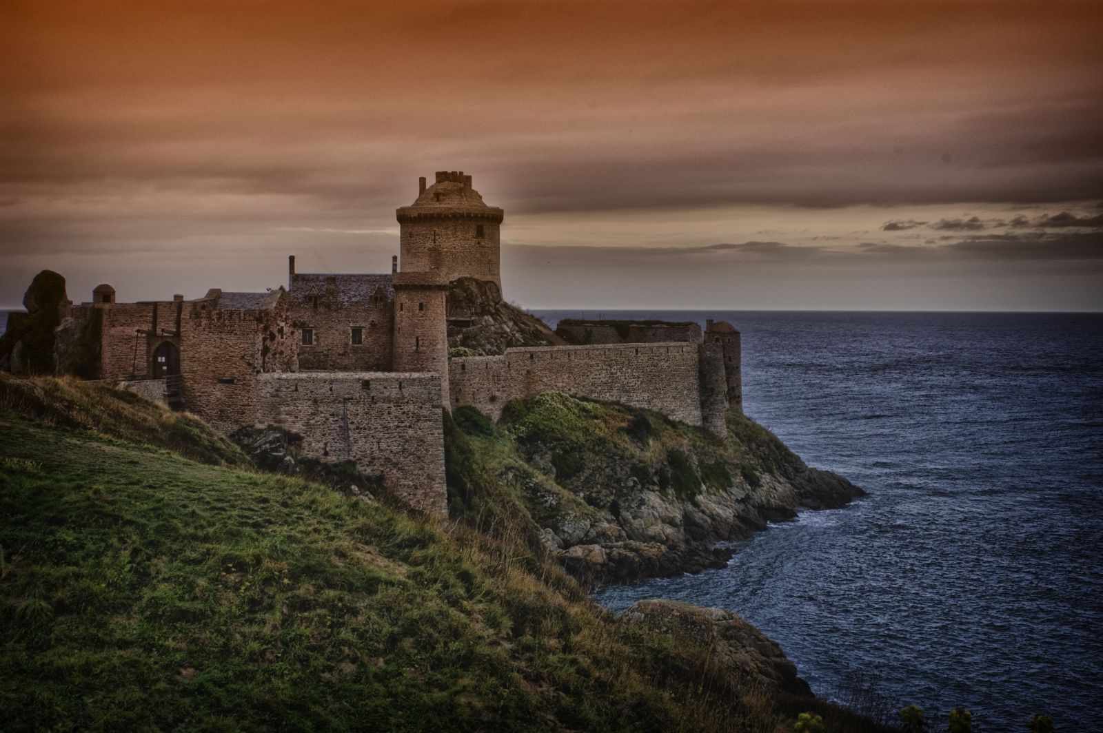 Fonds d'cran Voyages : Europe France > Bretagne Fort la Latte in HDR