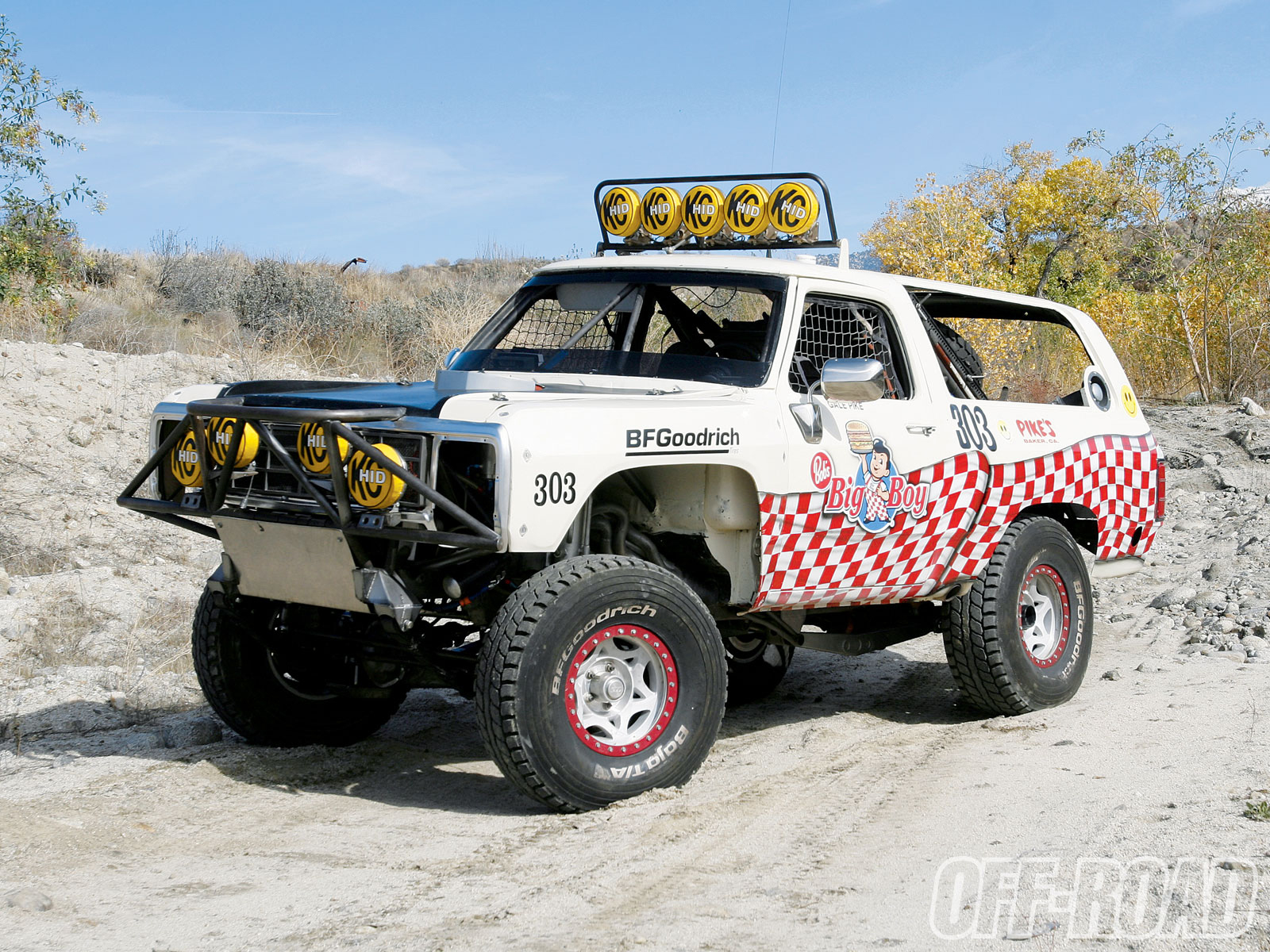 Fonds d'cran Voitures 4x4 dodge ramcharger (1983)